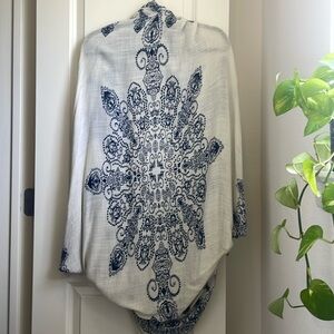Cream & Blue Medallion Shawl Kimono
